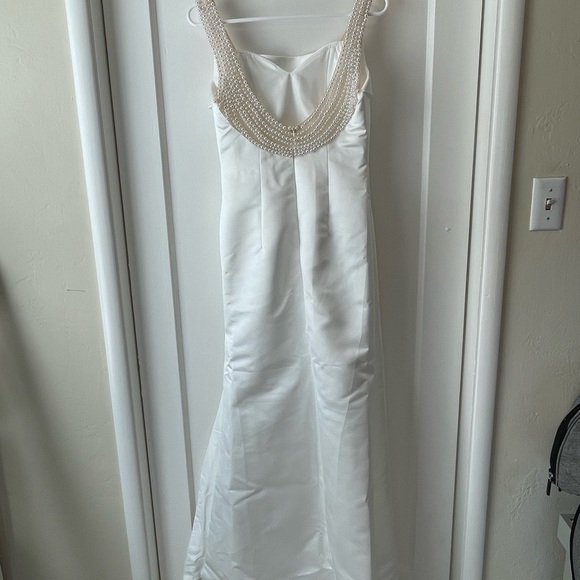 Pearl Embellished Satin Sheath White Dress - Picture 7 of 12